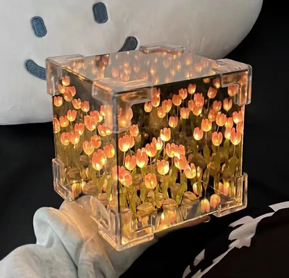 🌷 Tulipanes Infinitos – Lámpara Decorativa con Espejo